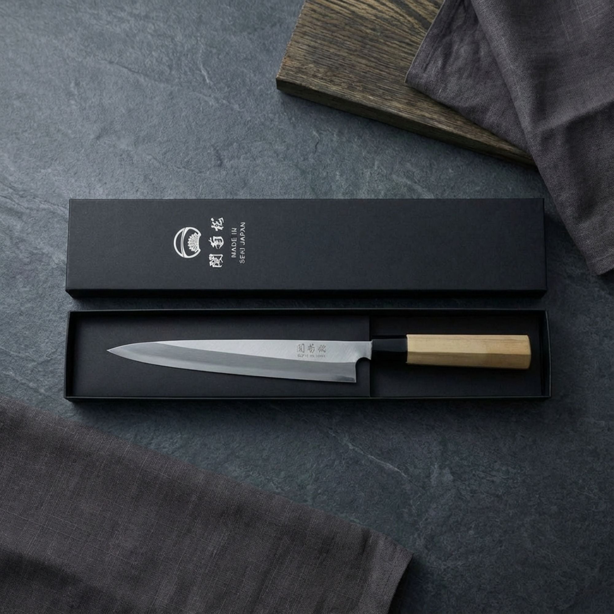 関菊松 左利き 刺身包丁 210mm 白二鋼/朴の木