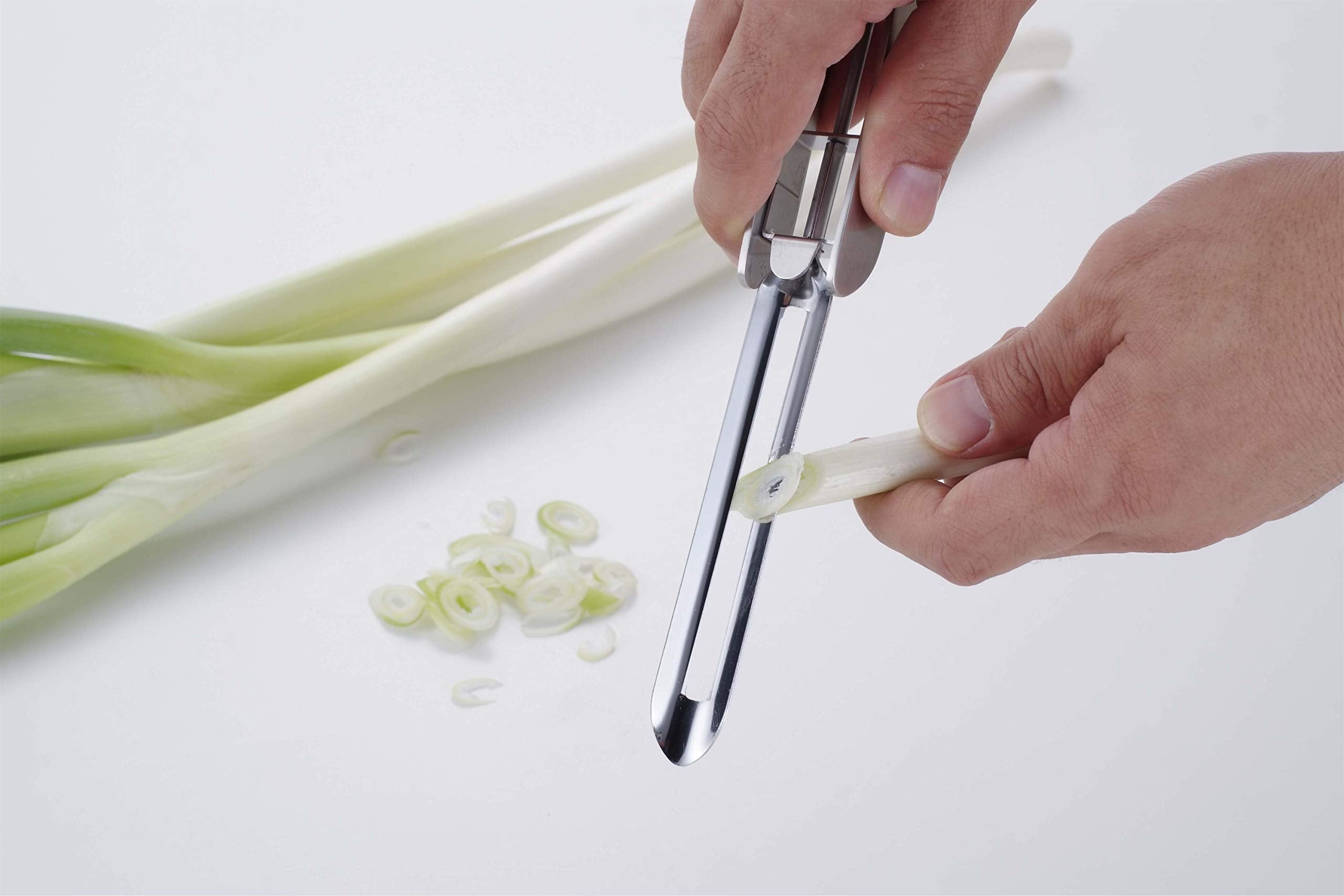 Seki Japan Stainless Steel Long Vegetable Peeler – 8.5" Ergonomic Peeler with Safety Cover